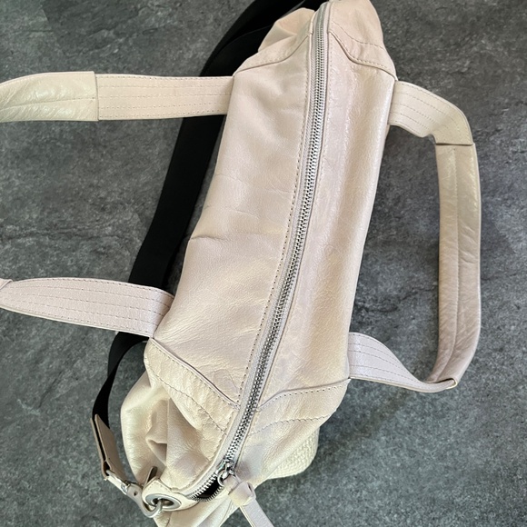 Alain Manoukian leather tote, two-way, satchel and cross-body, shoulder bag. - Picture 8 of 16